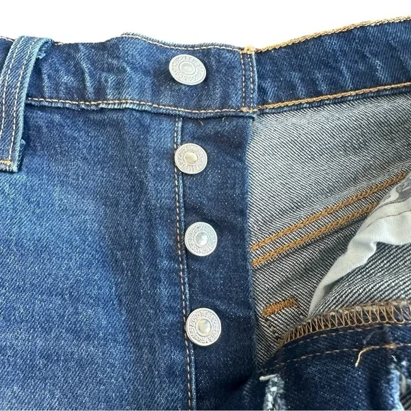 Levi's Women's 501 Original Jean Shorts Size 29 Medium Wash NWOT - Picture 4 of 9